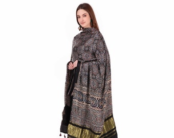 Dupatta en soie modale ajrakh multicolore fabriquée à la main avec bordure zari pour femmes et vêtements traditionnels