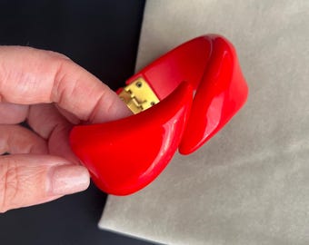 Vintage red plastic Clamper Bracelet Mid-century jewelry Retro Jewelry Vintahe 60s