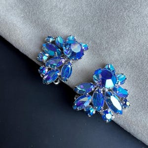Boucles D'Oreilles Clips Vintage - Cristaux Saphir Sur Monture Argentée - État Impeccable