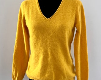 100% Pure Cashmere - Women's V-neck sweater, vintahe pure sachmere jumper