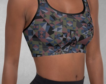 Stylish Geometric Animal Print Crop Top for Yoga and Fitness, Black Patterned Sports Bra with a Racerback
