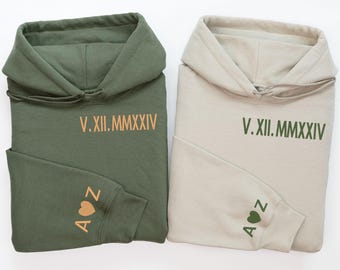 Felpe Con Cappuccio Personalizzate Per Coppie – Ricamate A Mano Con Data In Numeri Romani E Iniziali Sulla Manica, Beige, Unisex - 4