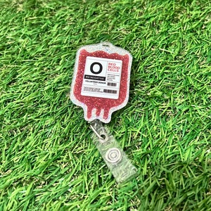 Bobine d insigne porte badge prénom infirmière aide soignante manip radio poche sang groupe sanguin