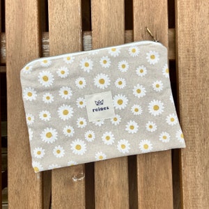 The large format pouch SUMMER Marguerites