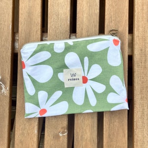 The large format pouch SUMMER Fleurs fond vert