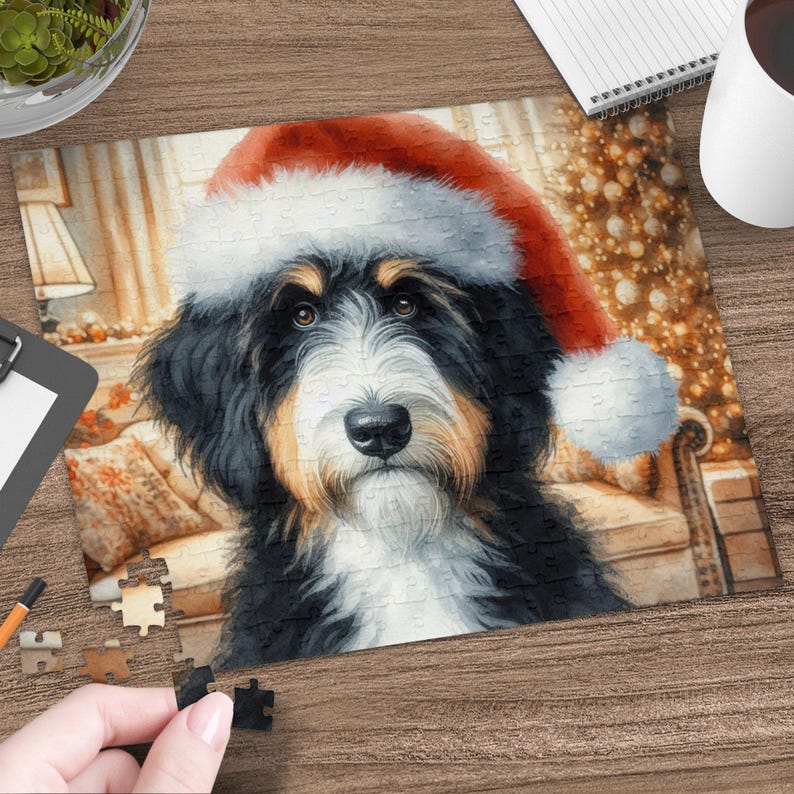 Puzzle di Natale Bernedoodle - 252 pezzi di divertimento a tema doodle, un puzzle divertente per adulti e bambini! Un regalo accogliente per le feste per gli amanti degli animali. immagine 1