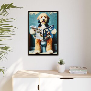 Divertido dibujo de un perro en el baño: Garabato leyendo el periódico imagen 7