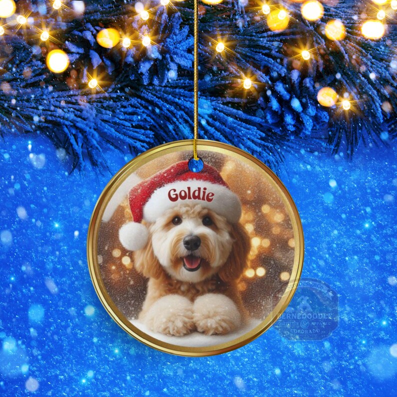 Keramik-Weihnachtsmannmütze, personalisierter Goldendoodle-Weihnachtsbaumschmuck | Sublimationsdruck | 7,6 cm (3 Zoll) Baumdekoration, individuelles Haustier-Andenken, Weihnachtsgeschenk Bild 19