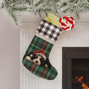 パーソナライズされたバーニーズドゥードルのクリスマスストッキング：ヴィンテージリネン＆チェック柄 画像 3