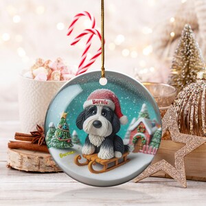 Ceramiczna ozdoba z motywem bernedoodle'a, dwustronna sublimacja | 7,5 cm ozdoba choinkowa | Pamiątkowy prezent dla miłośnika psów zdjęcie 2