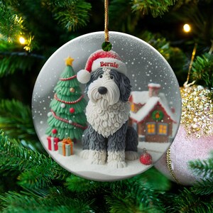 犬のセラミックオーナメント、シープードル好きへのギフト - 昇華プリントデザイン | 3インチの平らな記念品 | クリスマスツリーのアクセント 画像 2
