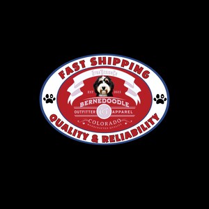 Puede incluir: Un logotipo ovalado con una ilustraci&oacute;n de un perro Bernedoodle en el centro con el texto StraDesignCo, EST 2023, BERNEDOODLE OUTFITTER & APPAREL, COLORADO, HANDCRAFTED QUALITY, FAST SHIPPING y QUALITY & RELIABILITY con huellas negras.