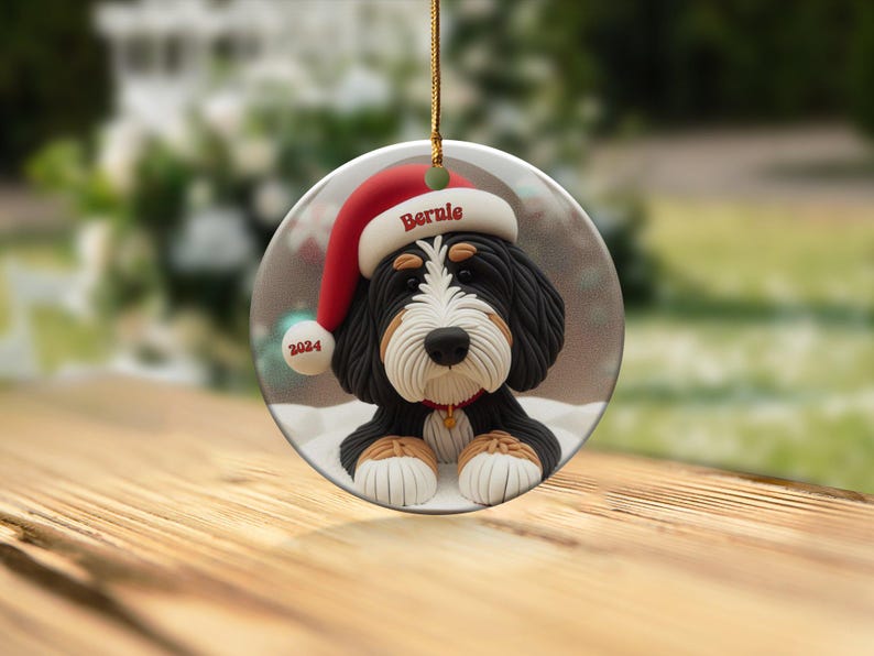 Decorazione natalizia Bernedoodle, ricordo personalizzato per cani - Ceramica a sublimazione / Regalo con nome personalizzato / Decorazione festiva per l'albero di Natale immagine 9