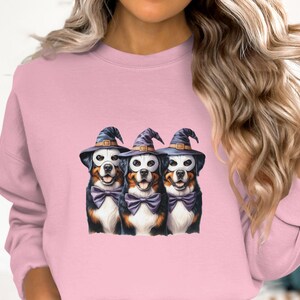Sudadera de Halloween para amantes de los perros Bernedoodle, camiseta para amantes de los perros Doodle, disfraz de perro de montaña bernés, entusiasta de los perros Doodle, mamá perruna, sudaderas para amantes de las mascotas, camisetas para perros imagen 2