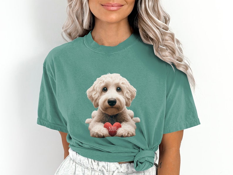 Maglietta personalizzata Goldendoodle, maglietta alla moda per mamme di cani, regalo per amanti dei cani immagine 1