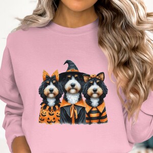 Sudadera de Halloween con diseño de Bernedoodle, disfraz de perro Doodle, regalo para amantes de los perros. imagen 3