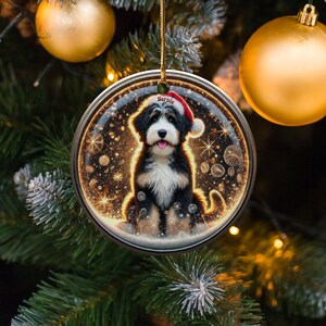 Ozdoba Bernedoodle, świąteczna czapka Mikołaja | Sublimacja | Spersonalizowana pamiątka świąteczna zdjęcie 4