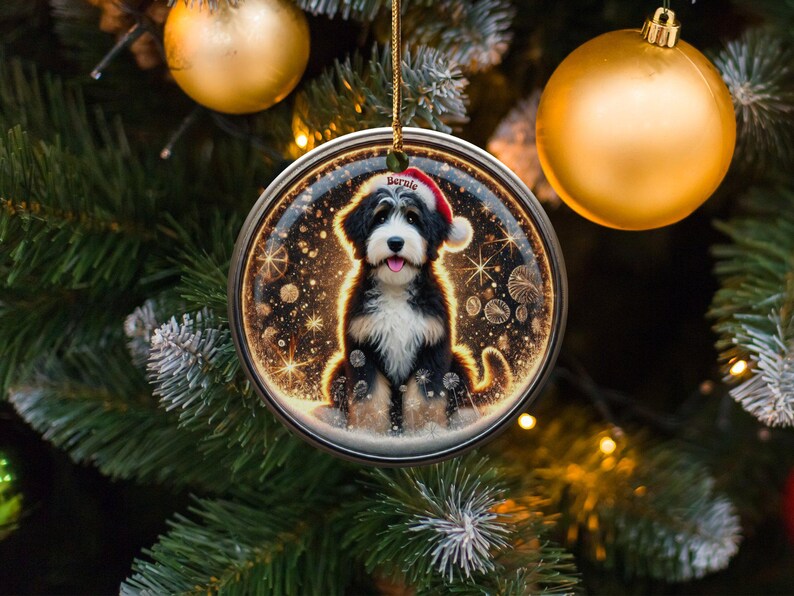 Ozdoba Bernedoodle, świąteczna czapka Mikołaja | Sublimacja | Spersonalizowana pamiątka świąteczna zdjęcie 4
