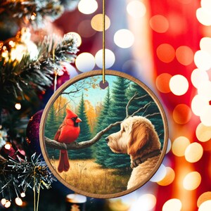 Ornamento de cerâmica com cardeal e cachorro Goldendoodle, estilo pintura a óleo. imagem 11