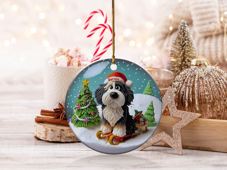 Bernedoodle Sledding, Snow Globe Style Ornament | Ceramic | 3 Inch Personalized Double Sided Keepsake afbeelding 3