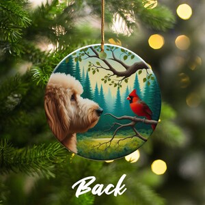 Adorno de cerámica de cardenal y goldendoodle, diseño estilo pintura al óleo, regalo para amantes de los cardenales, Día de la Madre, amante de las aves, regalo de cardenal rojo y perro. imagen 9