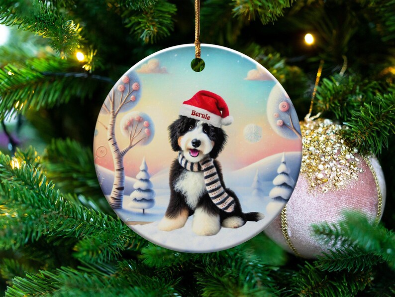 Bernedoodle Ornament, Personalized Ceramic Keepsake | Sublimation Christmas Tree Charm | Dog Lover Gift Gold String imagen 1
