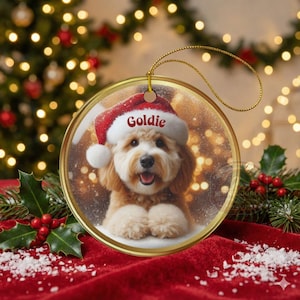 Keramik-Weihnachtsmannmütze, personalisierter Goldendoodle-Weihnachtsbaumschmuck | Sublimationsdruck | 7,6 cm (3 Zoll) Baumdekoration, individuelles Haustier-Andenken, Weihnachtsgeschenk Bild 7