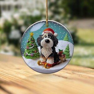 Bernedoodle Sledding, Snow Globe Style Ornament | Ceramic | 3 Inch Personalized Double Sided Keepsake afbeelding 6