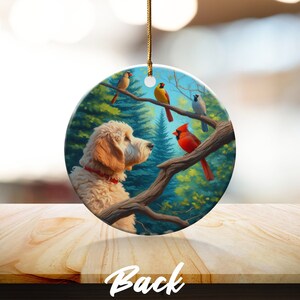 Keramikornament mit Kardinal und Goldendoodle, Design im Ölgemälde-Stil, Geschenk für Kardinalliebhaber, Muttertag, Vogelliebhaber, Geschenk für Doodle-Mütter Bild 3