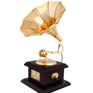 Mini Vintage Gramophone - Antique-Style Decorative Piece, Classic Retro Charm