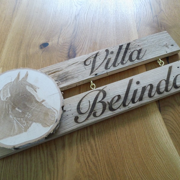 Graviertes Boxenschild aus naturbelassenem Holz