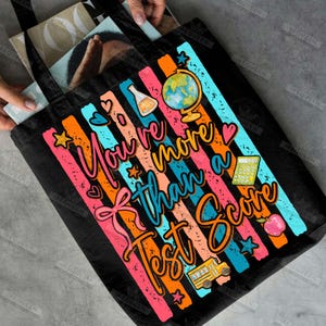 Jesteś czymś więcej niż tylko wynikiem testu PNG, koordynator testów, nie stresuj się, zrób co w twojej mocy PNG, projekt sublimacji na dzień testów PNG, plik cyfrowy zdjęcie 7