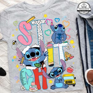 Lustige Kinder zurück in die Schule Png, Blau Alien Charakter Png, Trendy Lehrer Shirt Design, Retro Jungen Mädchen Erster Schultag Png, digitale Datei