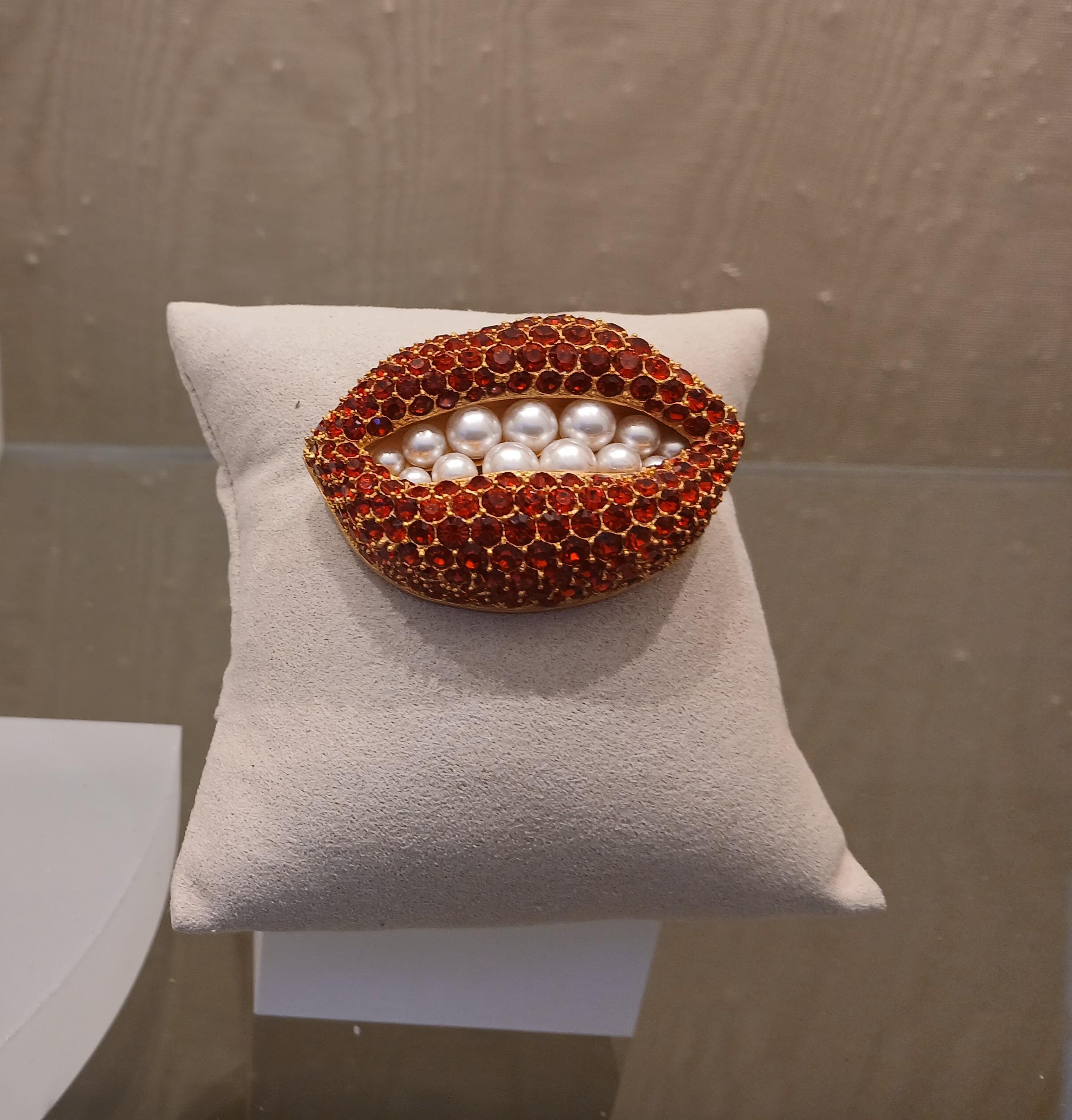 Dali lip brooch - Etsy 日本