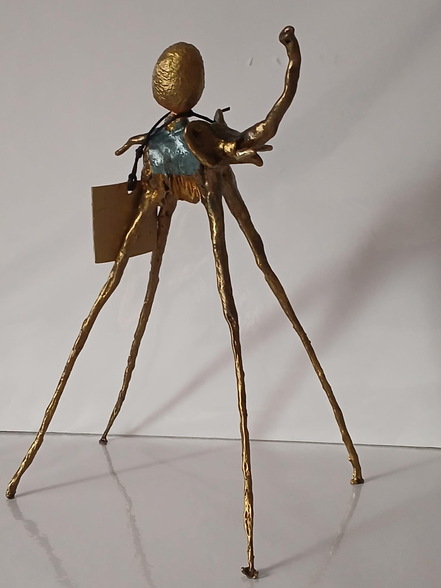 サルバドール・ダリの手作り宇宙象彫刻 | シュールレアリズムの陶芸 