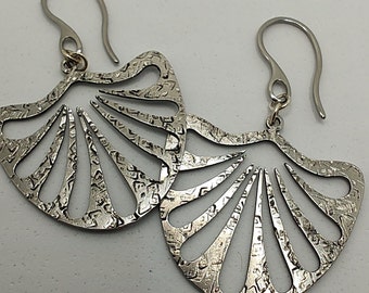 Handmade earrings, earrings, made of stainless steel, silver-colored, hamd stamped, palm leaf, leaf,