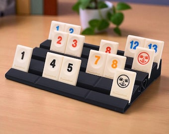 Tablero de almacenamiento ampliado Rummikub - Soporte estable con cuatro filas para una mejor organización de las piezas - Extensión de juego negra