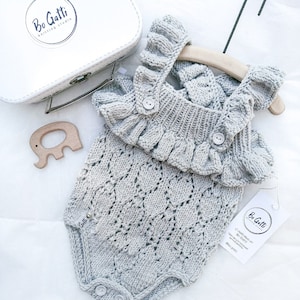 Baby bodysuit Knitting Pattern for Any Yarn Weight (Author‘s No Stitch-by-Stitch Method)