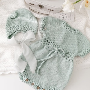 Baby bodysuit and bonnet Knitting Pattern for Any Yarn Weight (Author‘s No Stitch-by-Stitch Method)