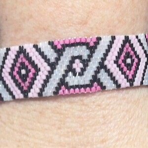 Miyuki bead pattern bracelet image 1