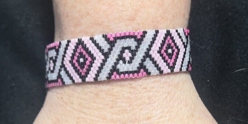 Miyuki bead pattern bracelet image 1