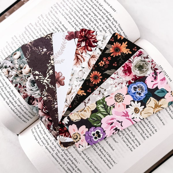 Fall Floral Bookmarks | Floral Bookmarks | Fall Bookmarks | Handmade Bookmarks | Bookish Gifts | Book Accessories