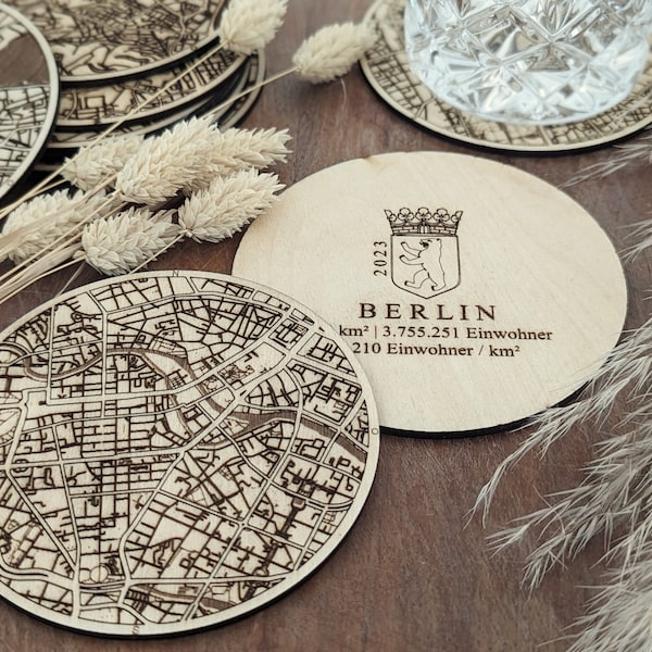 Untersetzer | BERLIN | Holz | Karten | Städte | Deutschland | Bierdeckel | Geschenk | Rückseite mit Namen und Daten | Stadtplan | Gravur