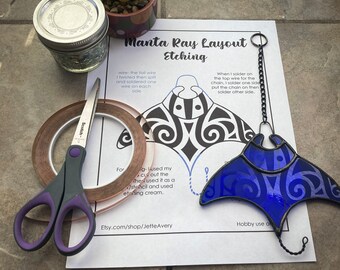 Pattern- Stained Glass Manta Ray Suncatcher