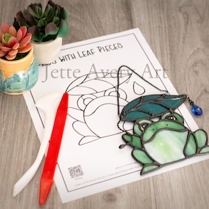 Pattern- Frog with Leaf Stained Glass Suncatcher