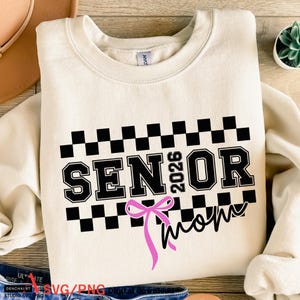 Senior moeder 2026 SVG: flirtstrikontwerp (digitale download)