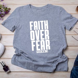 Glaube über Angst SVG png, Christliches Shirt SVG, Glaube SVG, Jesus SVG, Bibel Vers SVG, Jesus Shirt, Religiöses Design, Beten SVG, digitaler Download