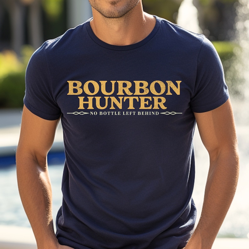Bourbon Hunter T-Shirt: Kentucky Whiskey Lover Gift bild 1