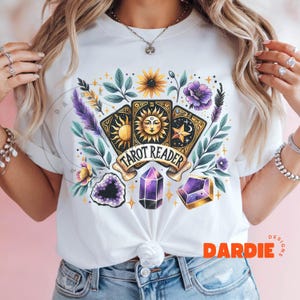 Lecteur de tarot PNG Cartes de tarot PNG Tarot et cristaux Clipart lecteur de tarot psychique chemise Sublimation Design cadeau pour lecteur de tarot