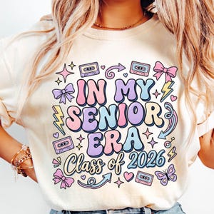 In meinem Senior Era 2026 PNG, Girly Y2k Bubble Letters Graduation Tshirt oder Sweatshirt Sublimation Design Clipart